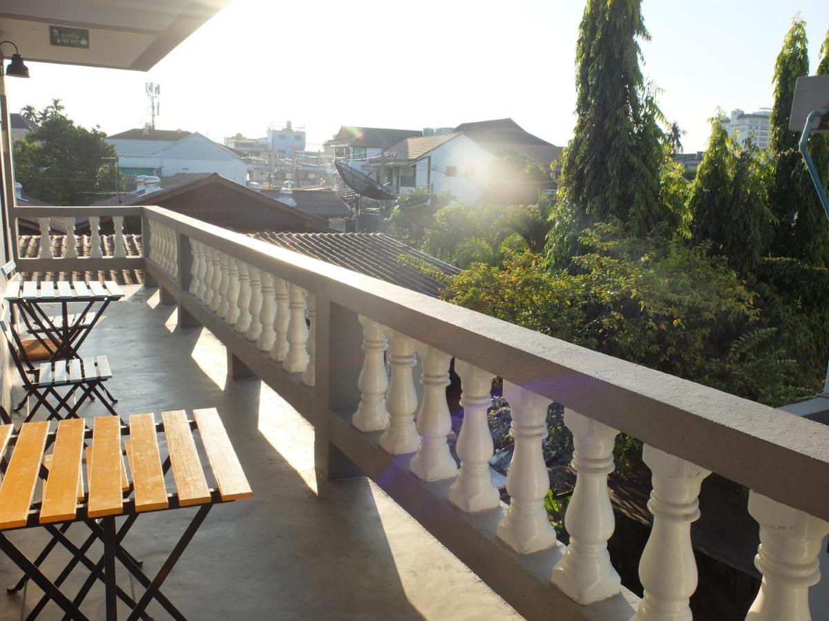 Sleep Guesthouse Chiang Mai Exterior photo